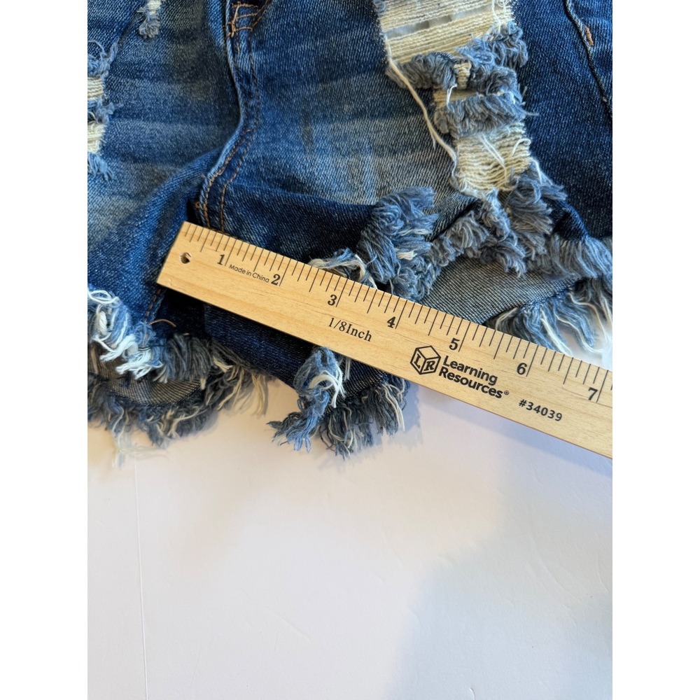 Almost Famous Womens Distressed Denim Shorts Dark Wash Frayed Hem Size 00 - Picture 5 of 6